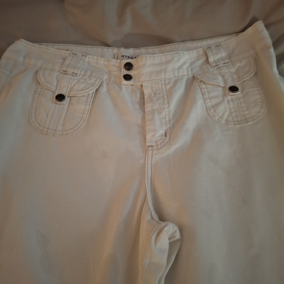 Hydraulic Women's Cream Capris Pants - Picture 4 of 10